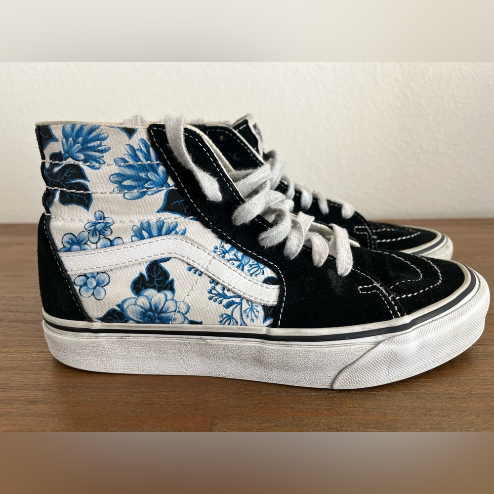 Vans SK8-Hi Tapered Floral Blue & White, Black Suede Women's Size: 7